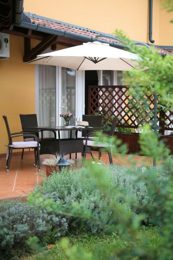 Villa Toscana Hajdúszoboszló Eksteriør bilde